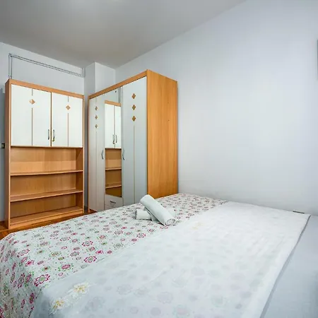 Apartment Brostolade V Apartment *