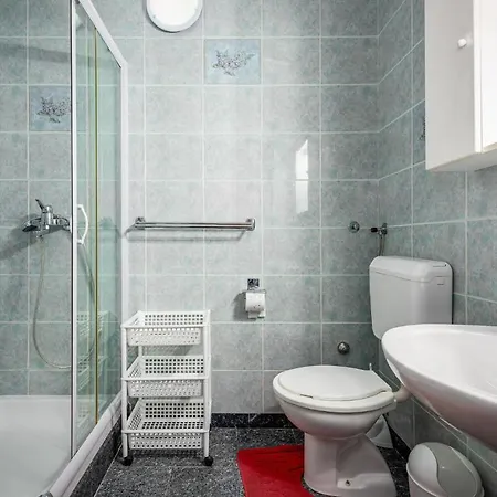 Apartment Brostolade V