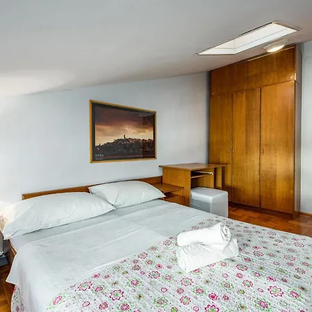 Apartment Brostolade V