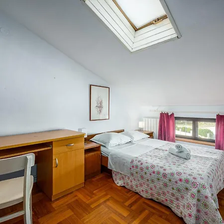 Apartment Brostolade V 브르사르