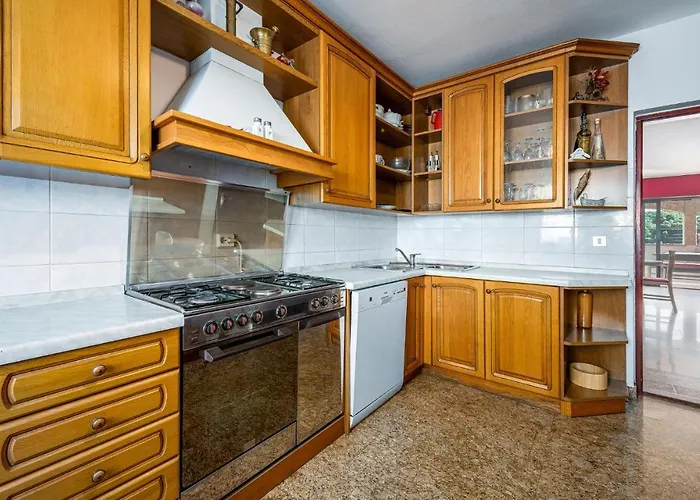 Apartment Brostolade V