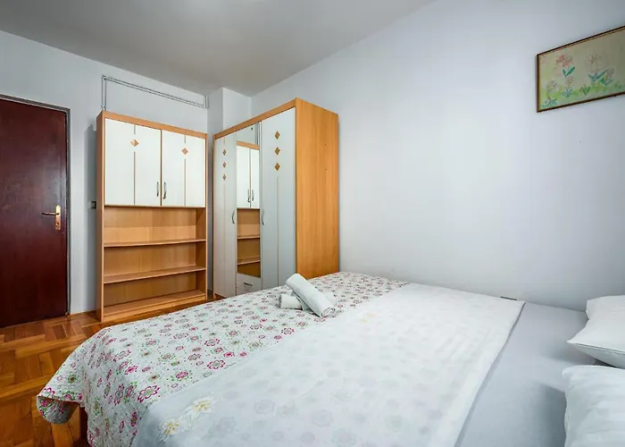 Apartment Brostolade V 아파트 *