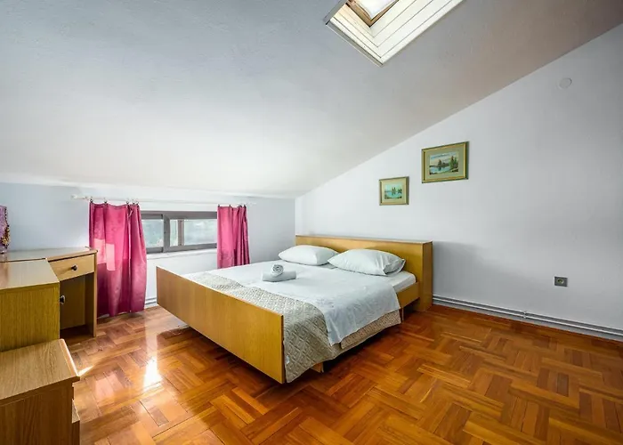 Apartment Brostolade V 브르사르