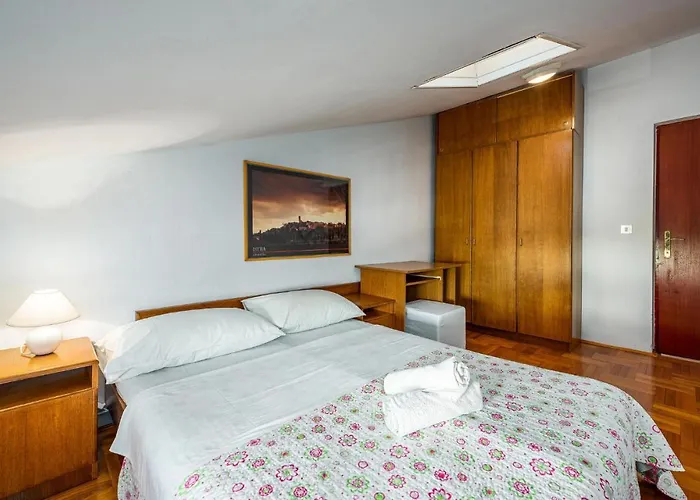 Apartment Brostolade V